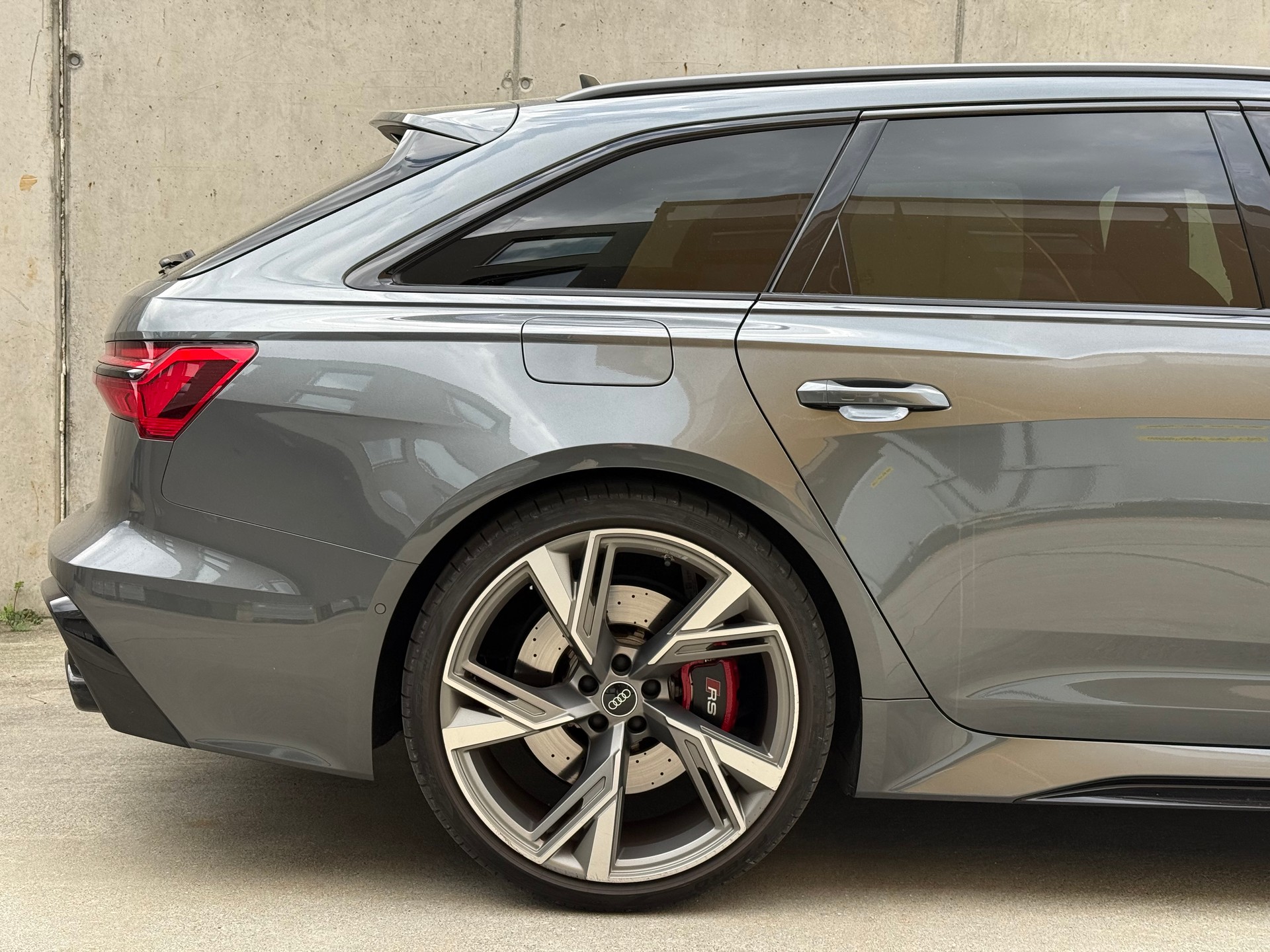 AUDI RS6 Avant 4.0 TFSI V8 quattro-image-9