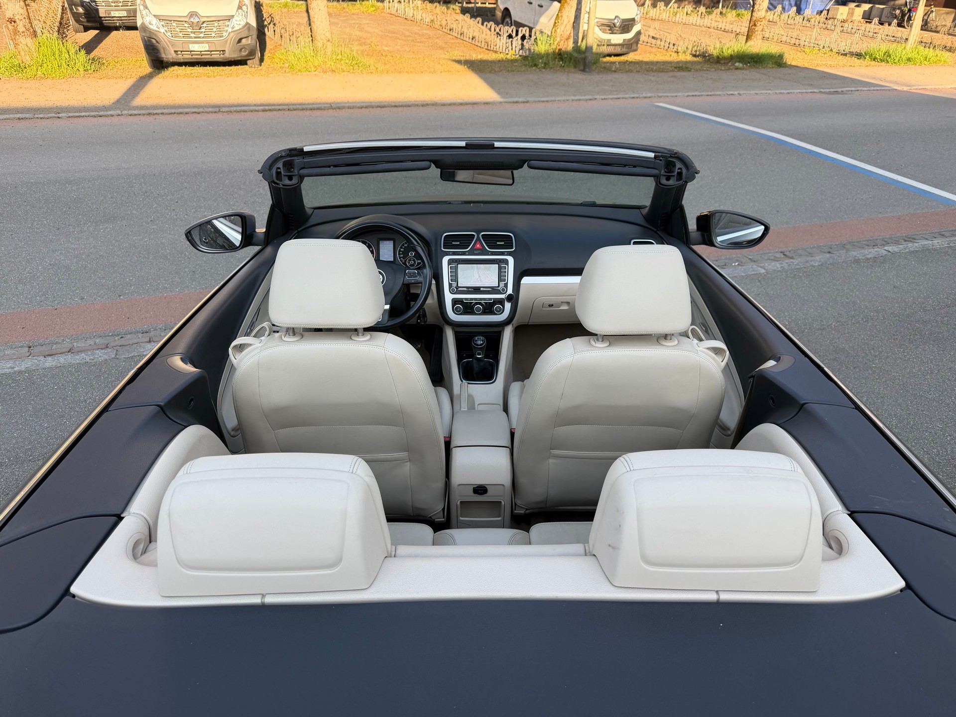 VW Eos 1.4 TSI BlueMotion Technology-image-7