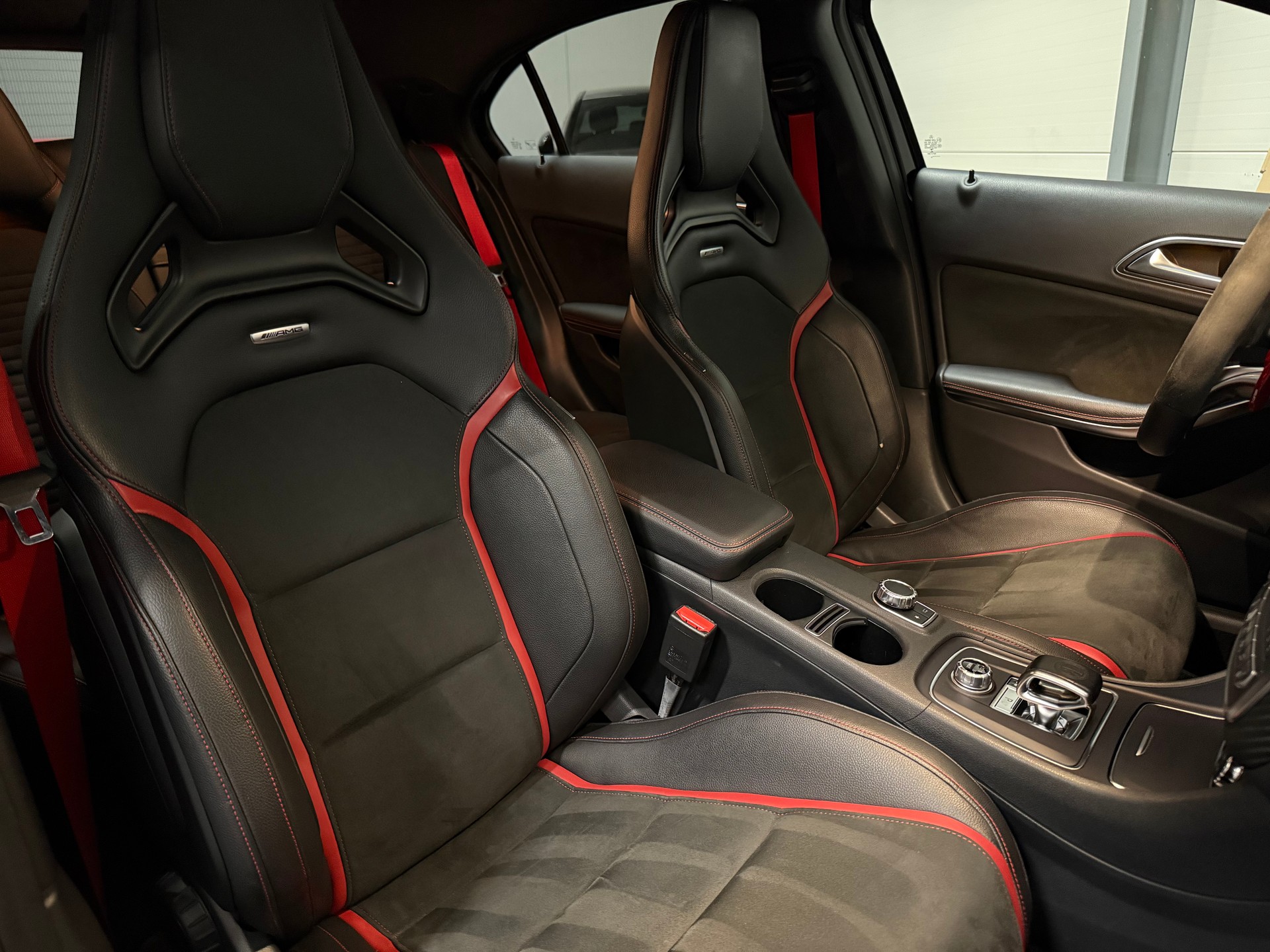 MERCEDES-BENZ A 45 AMG 4m " PERFORMANCE "-image-14