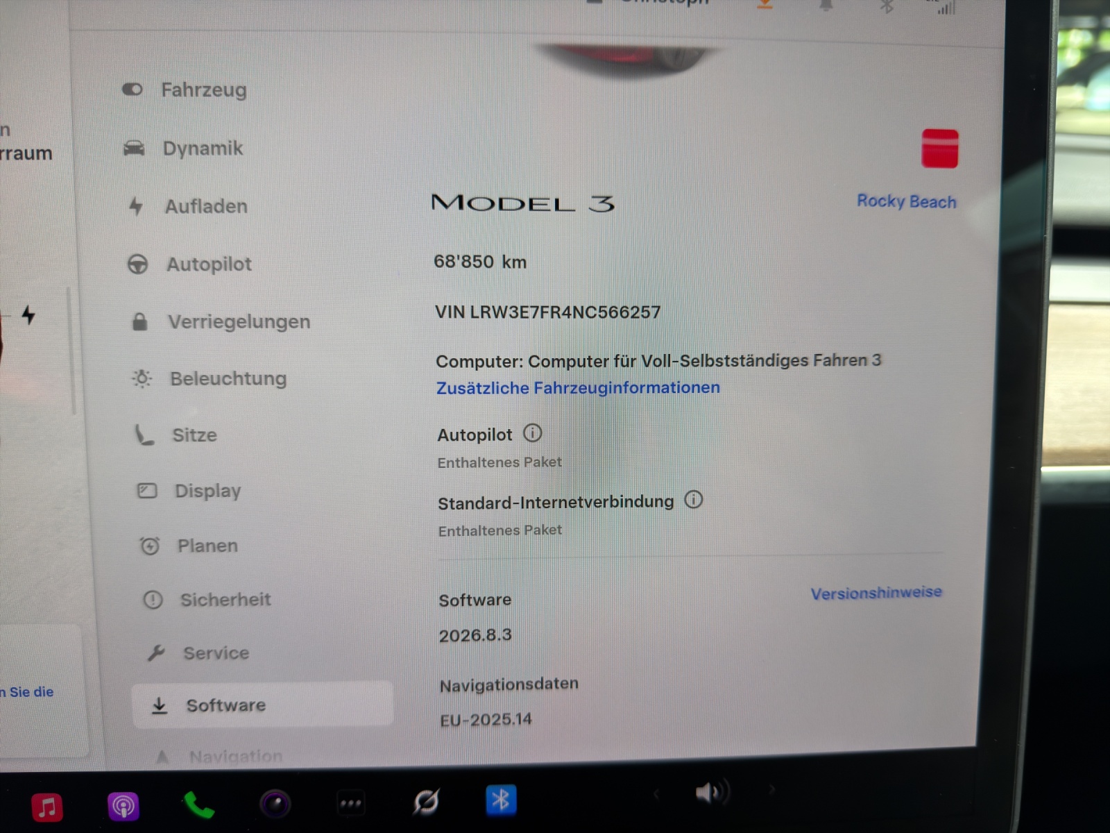 TESLA Model 3-image-18