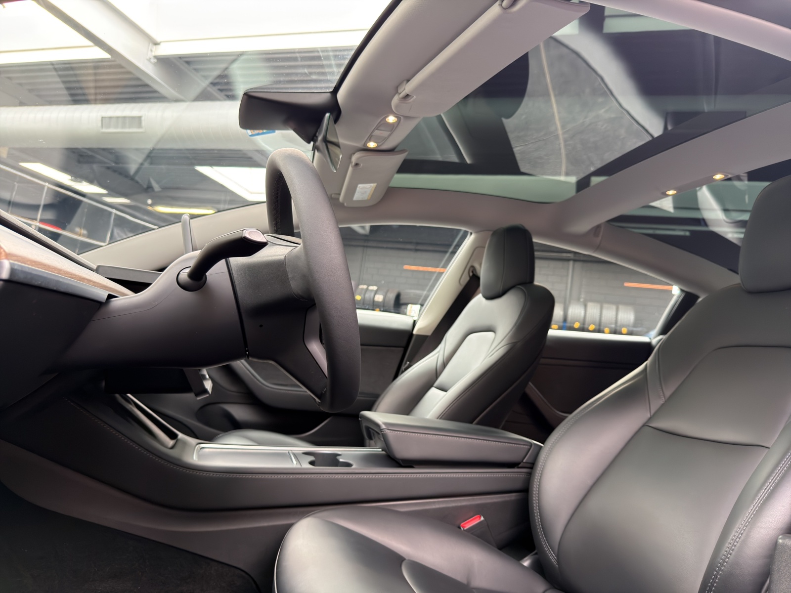 TESLA Model 3-image-9