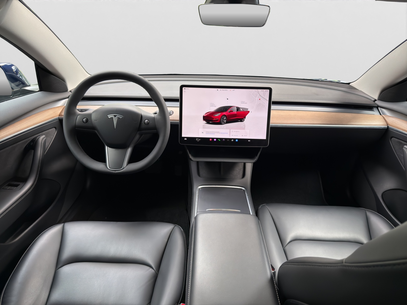TESLA Model 3-image-11