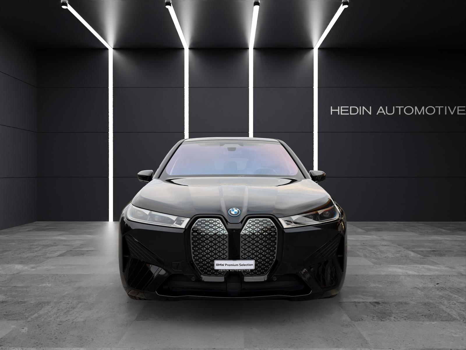 BMW iX xDrive40-image-6