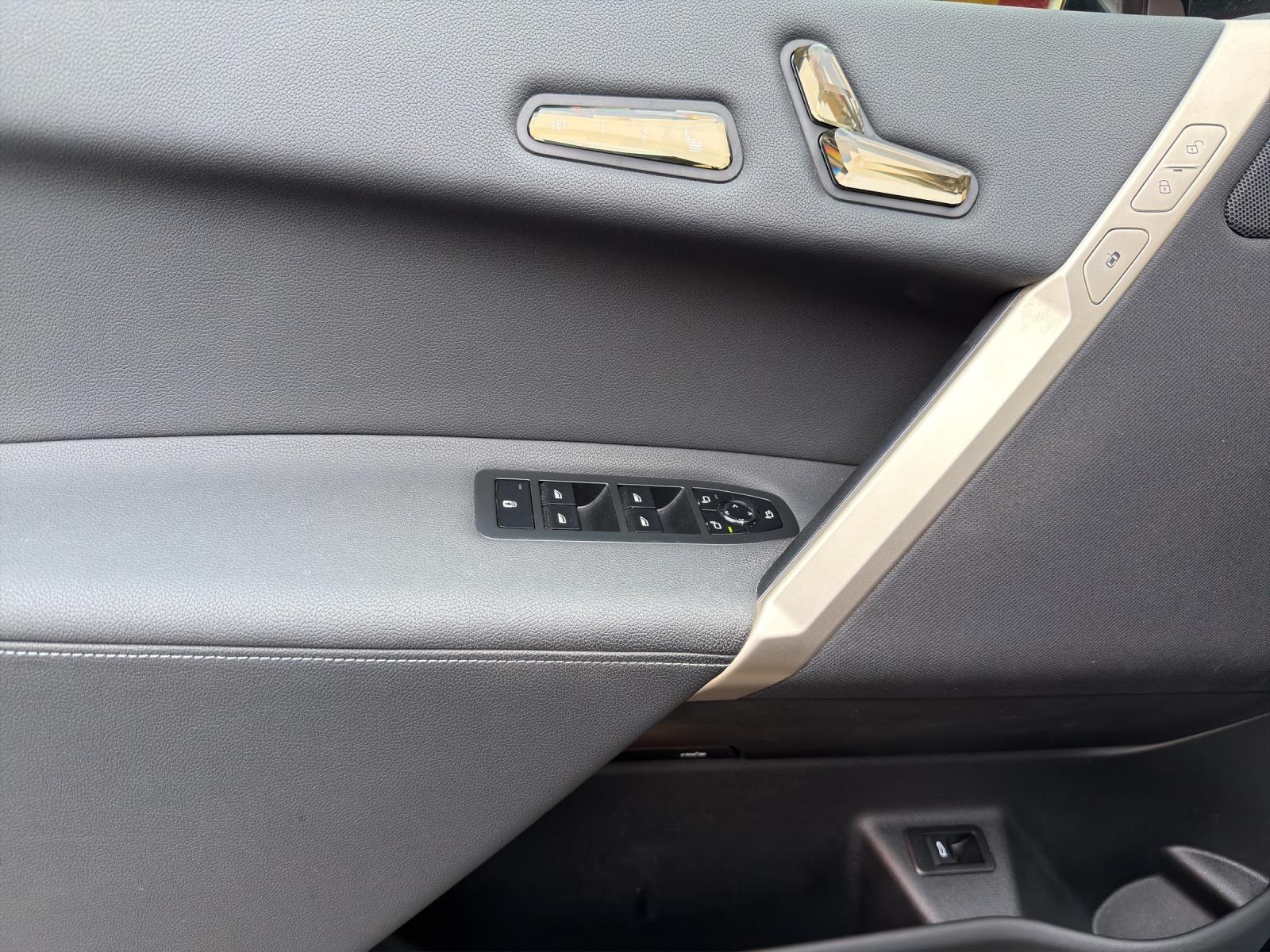 BMW iX xDrive40-image-7