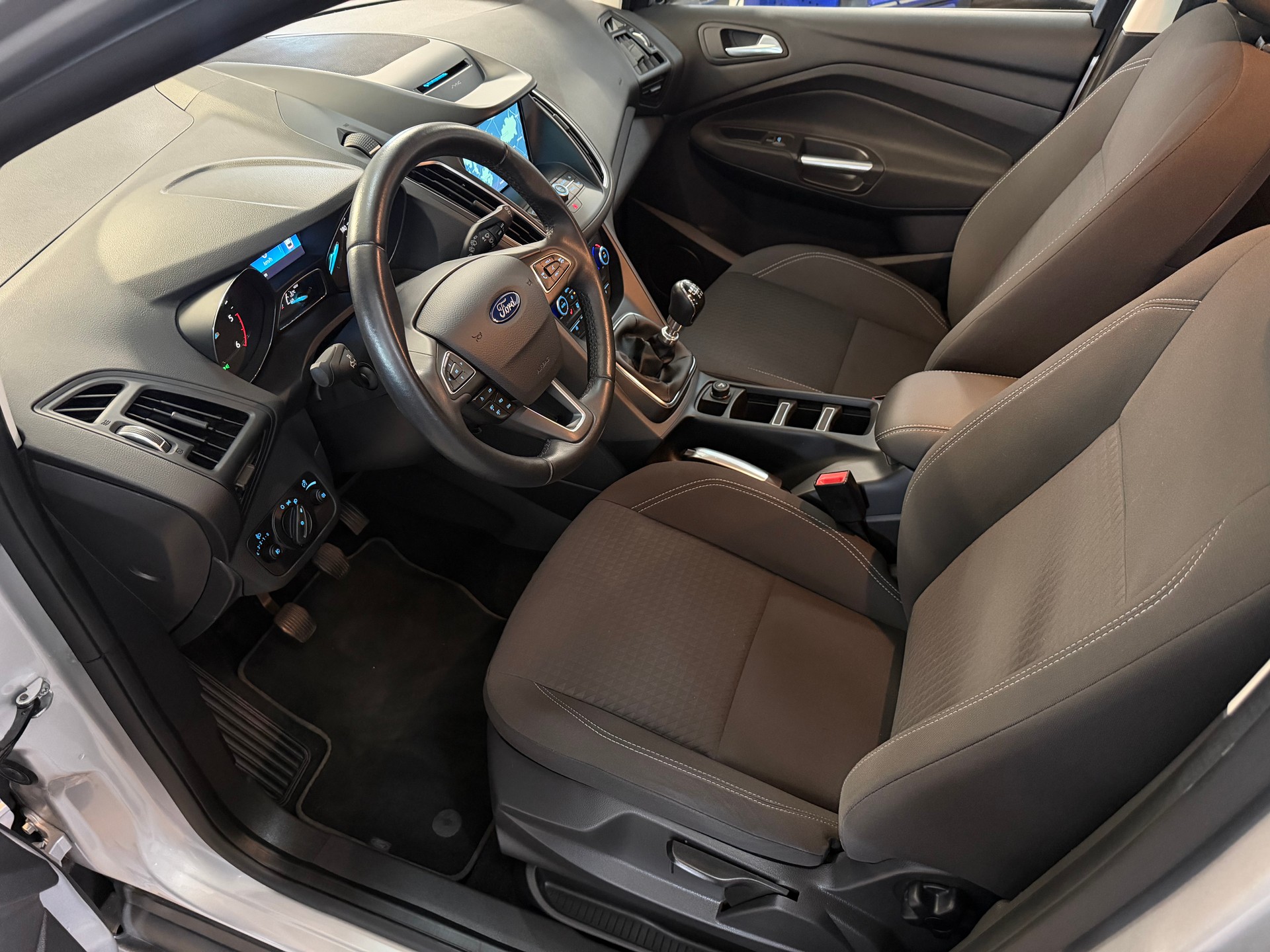 FORD C-Max 1.5 TDCi Trend-image-8