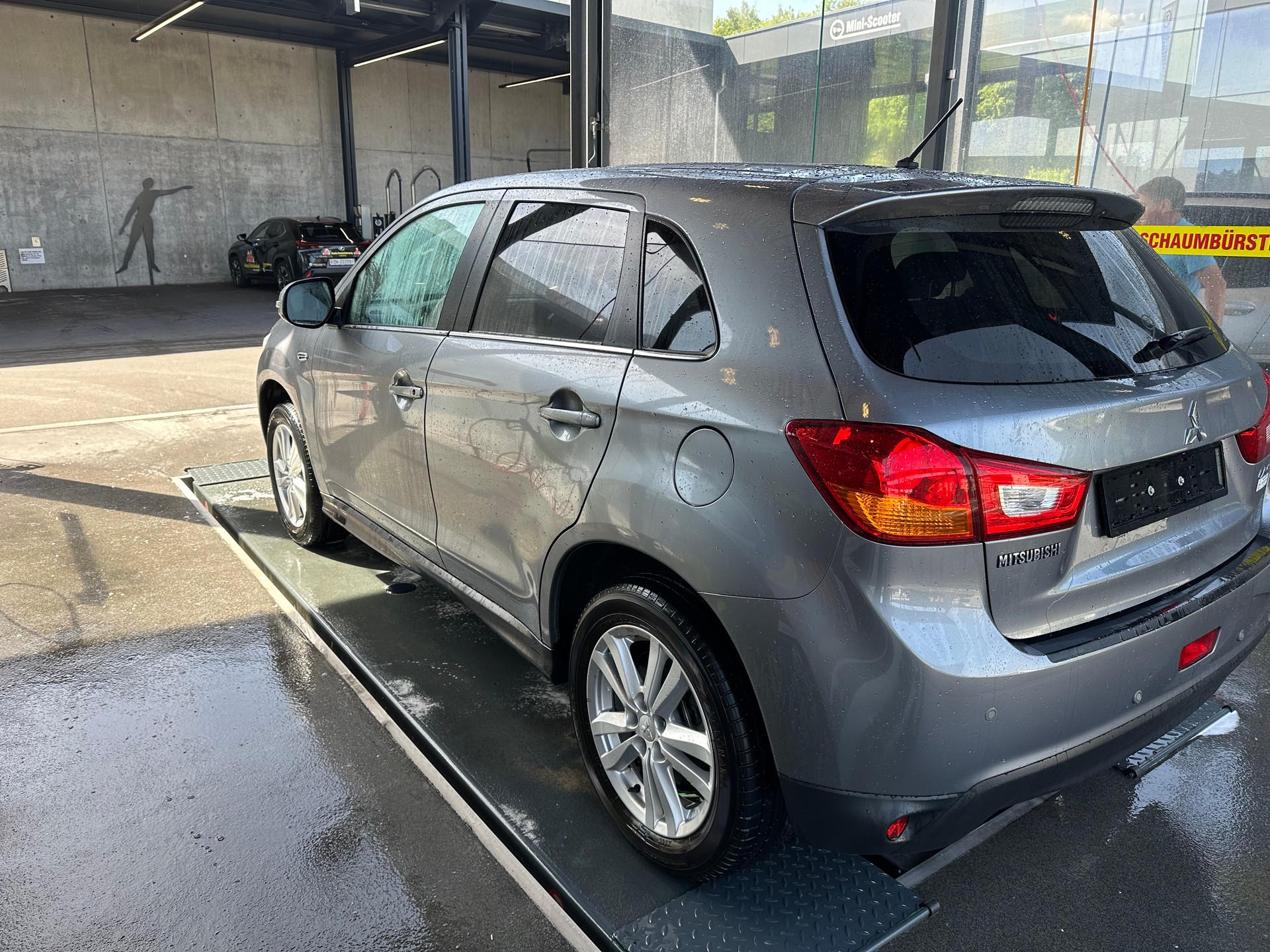 MITSUBISHI ASX 2.2 DID Intense 4WD Automatic-image-2
