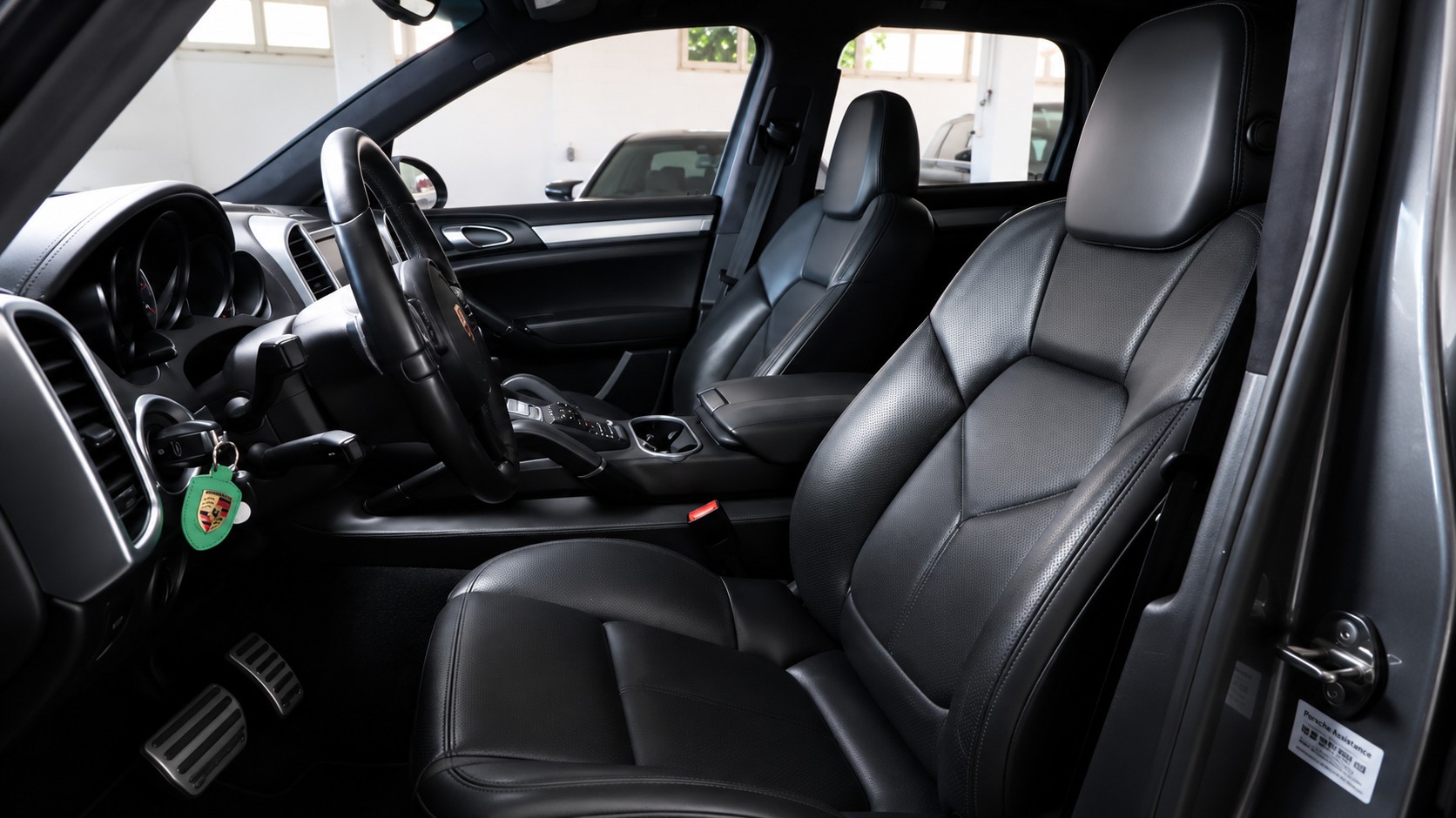 PORSCHE Cayenne 4.8 V8 Turbo TipT-image-4
