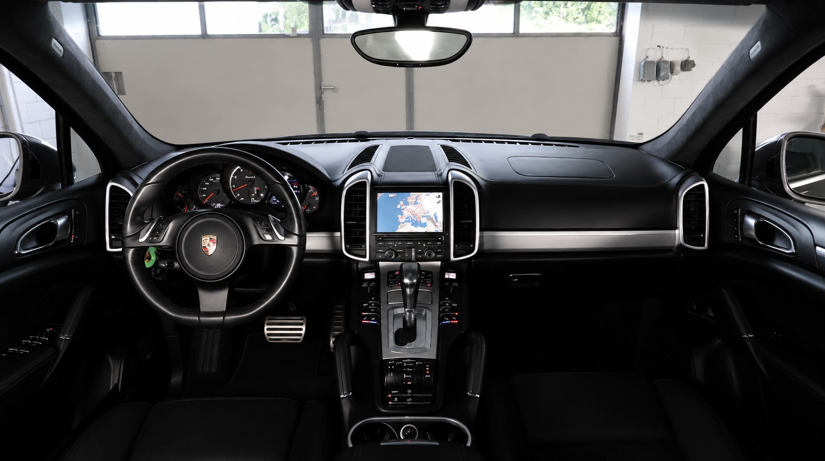 PORSCHE Cayenne 4.8 V8 Turbo TipT-image-5