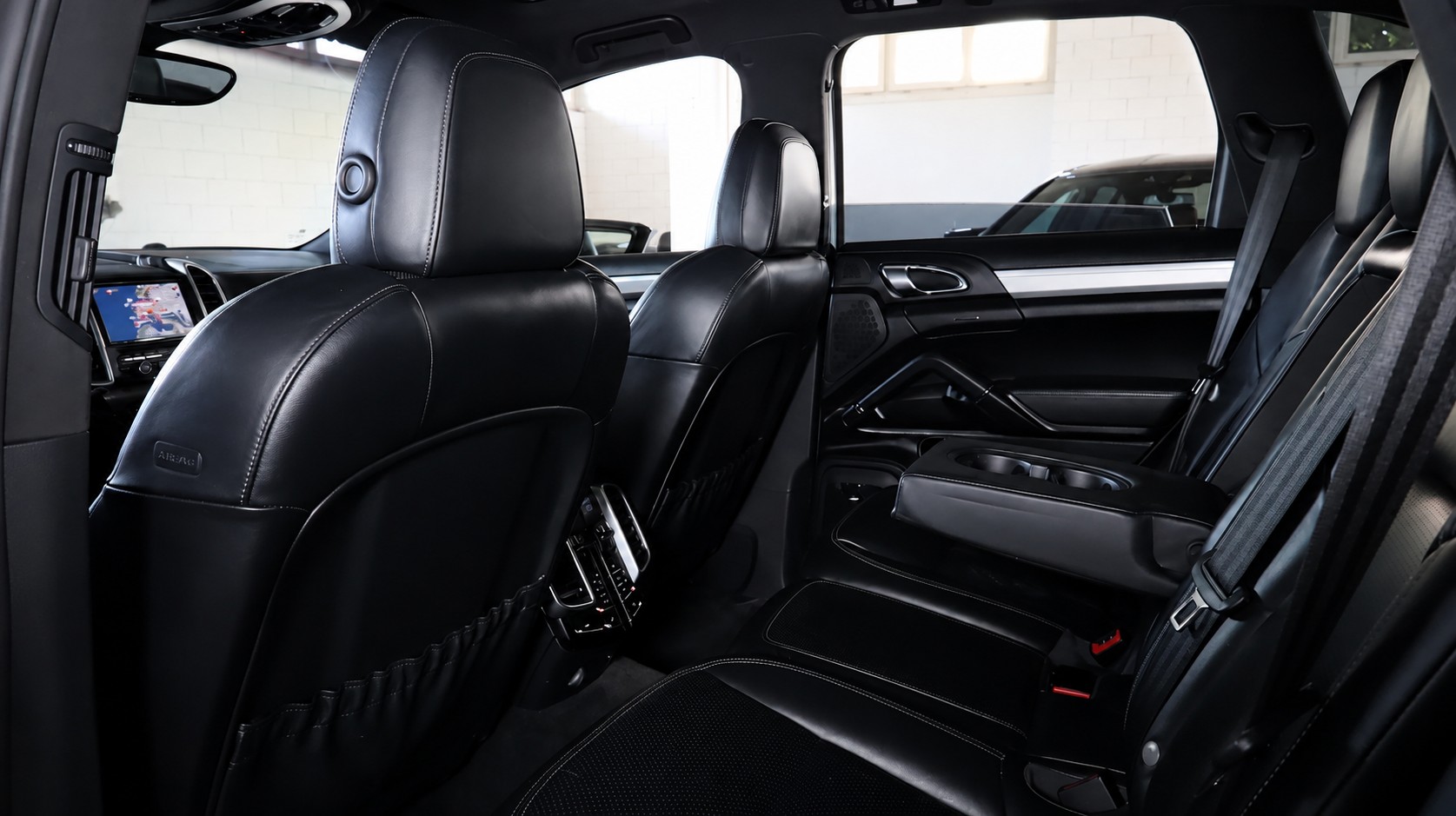 PORSCHE Cayenne 4.8 V8 Turbo TipT-image-13