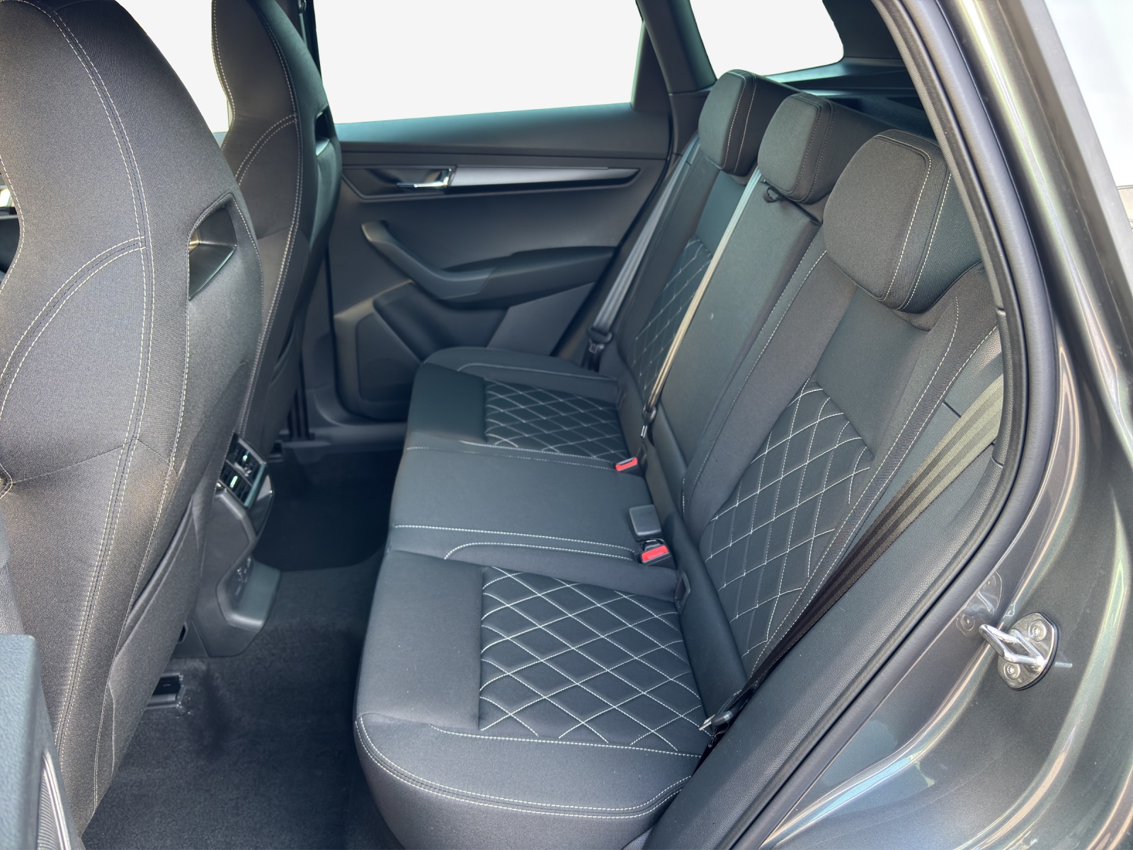 SKODA Karoq 2.0 TSI Dynamic Limited Edition 4x4 DSG-image-11