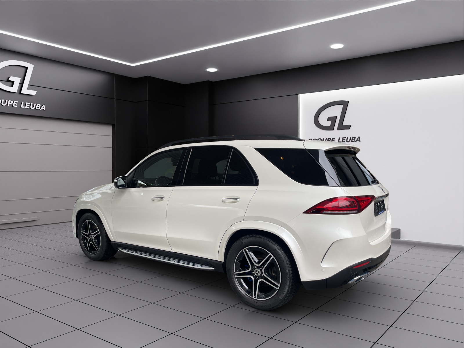 MERCEDES-BENZ GLE 450 4Matic AMG Line 9G-Tronic-showroom-element-2