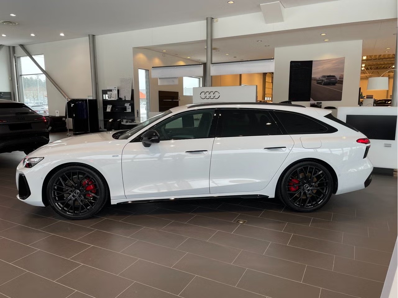 AUDI A6 Avant e-hybrid quattro 220 kW S tronic-showroom-element-2