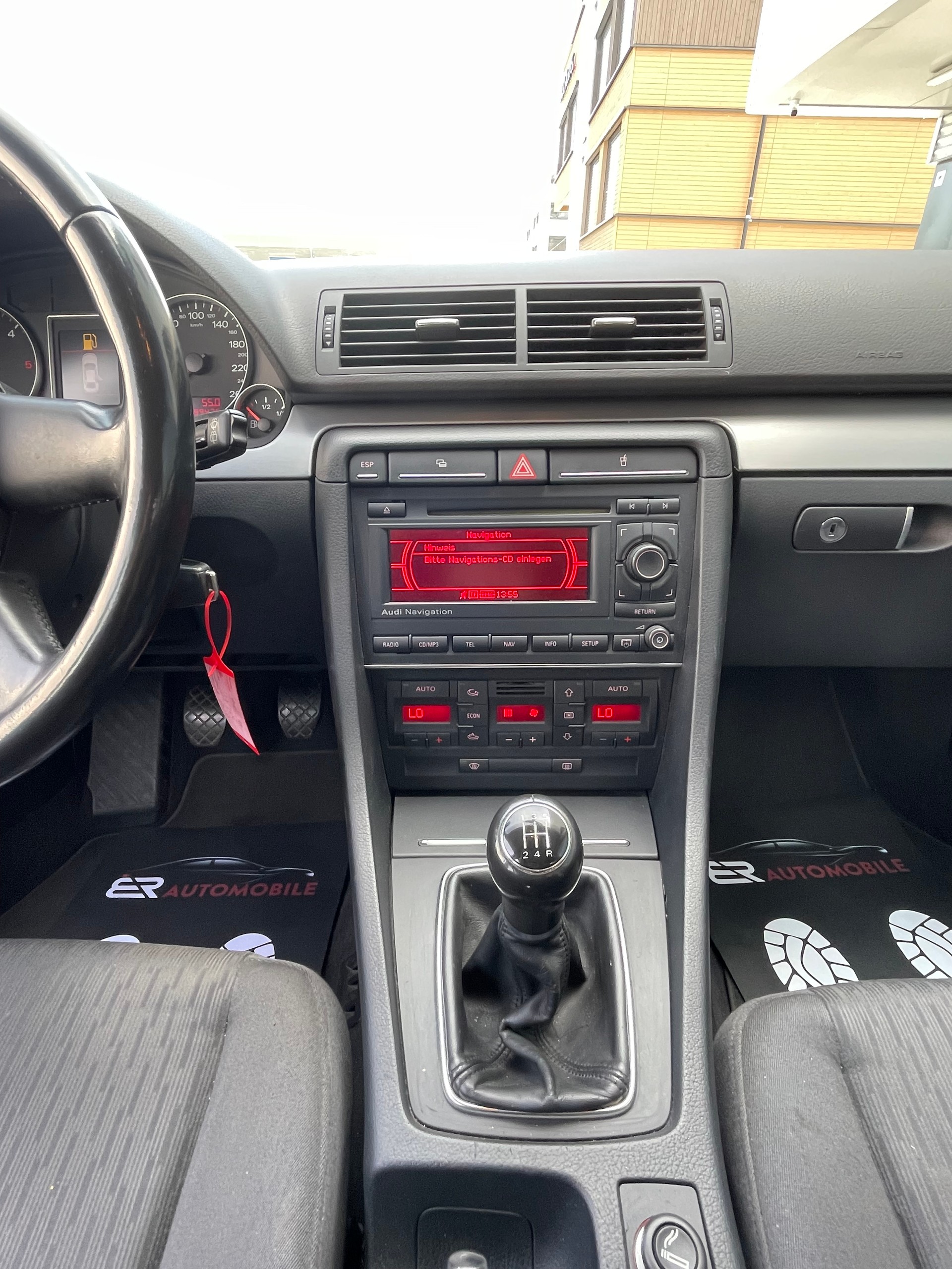 AUDI A4 Avant 1.9 TDI-image-13
