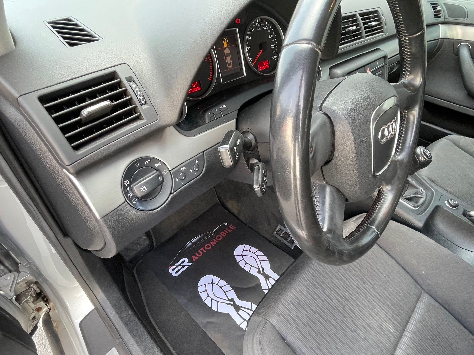 AUDI A4 Avant 1.9 TDI-image-14