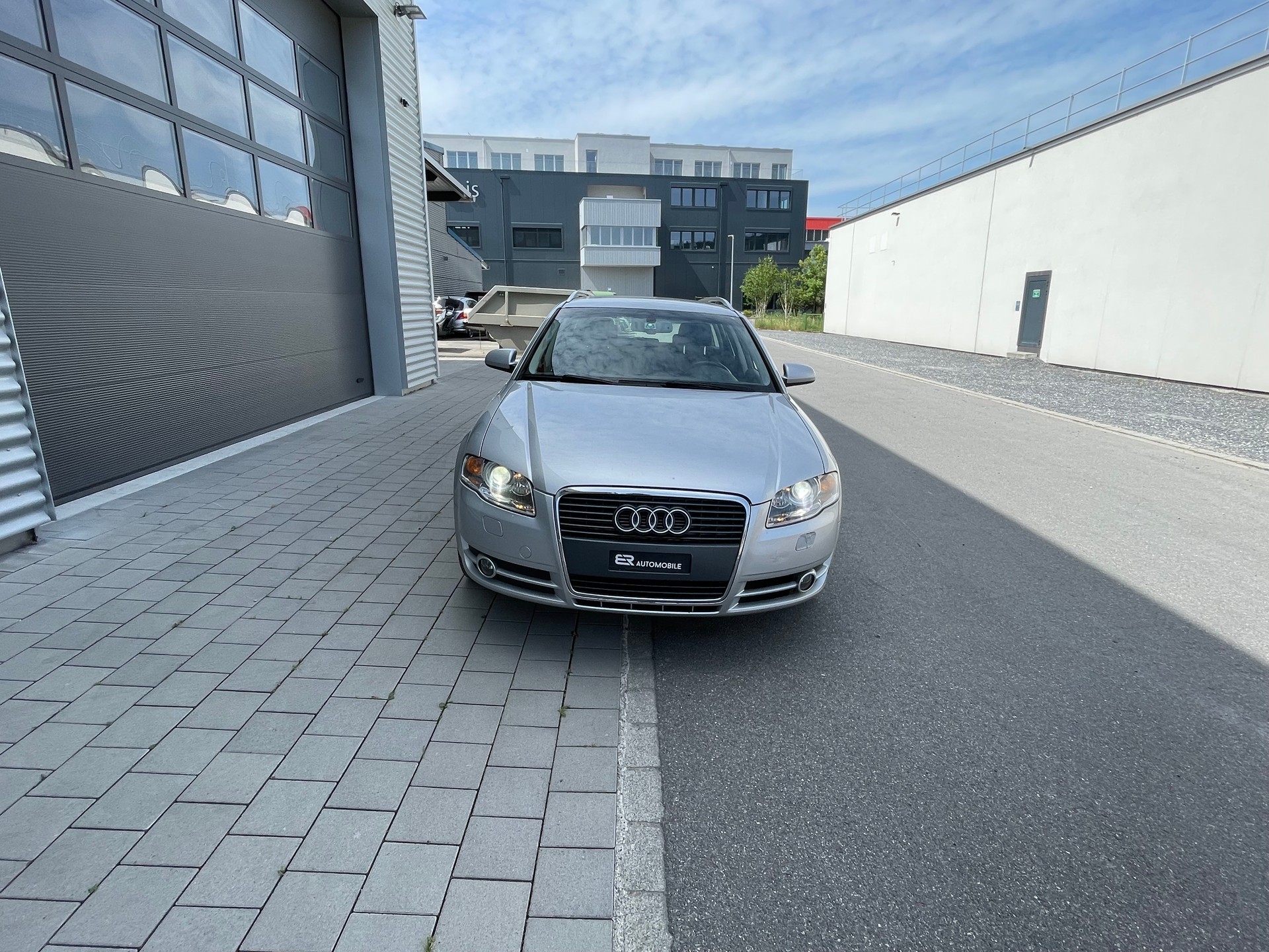 AUDI A4 Avant 1.9 TDI-image-2