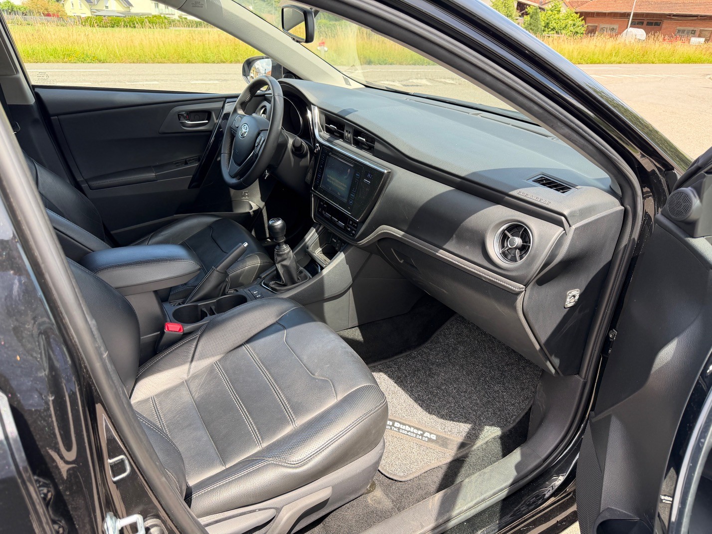 TOYOTA Auris 1.2 Turbo Swiss Trend-image-9