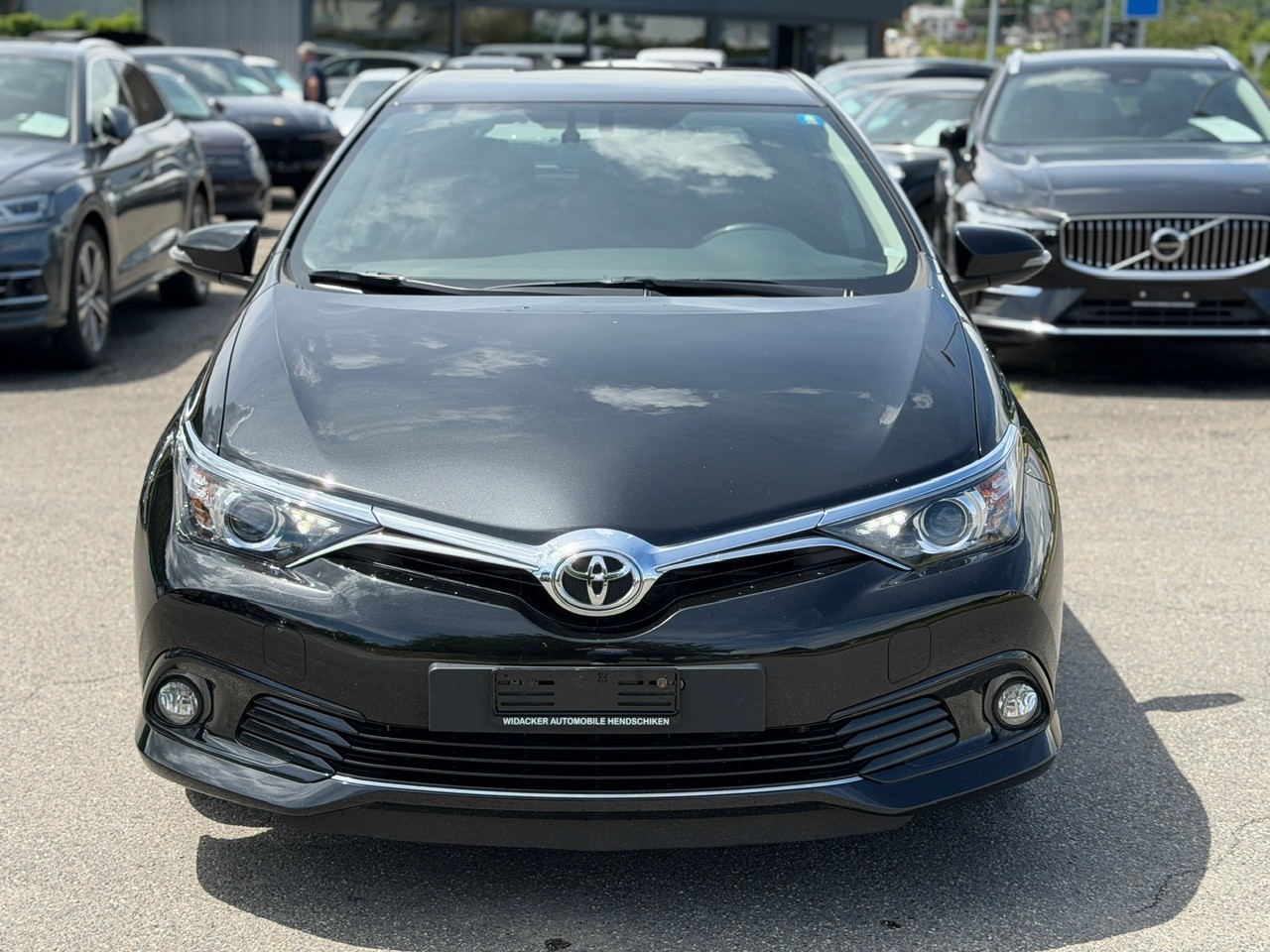 TOYOTA Auris 1.2 Turbo Swiss Trend-image-1
