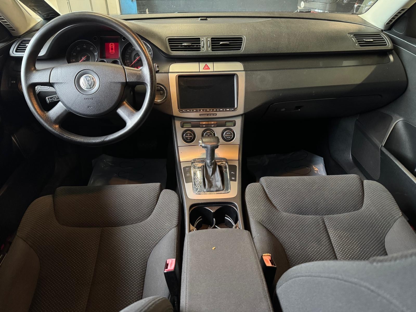 VW Passat 2.0 FSI Comfortline-image-13