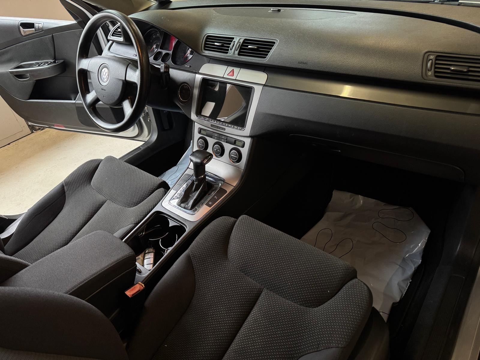 VW Passat 2.0 FSI Comfortline-image-10