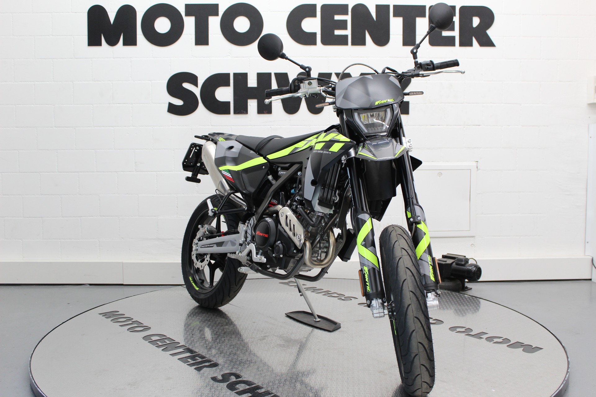 FANTIC XMF 125 PERFORMANCE-image-1