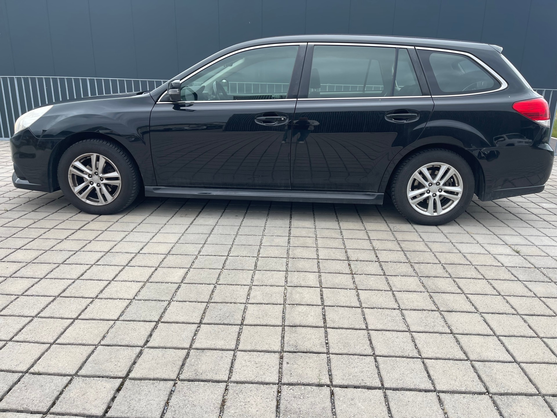 SUBARU Legacy 2.0i Limited AWD Lineartronic-image-1
