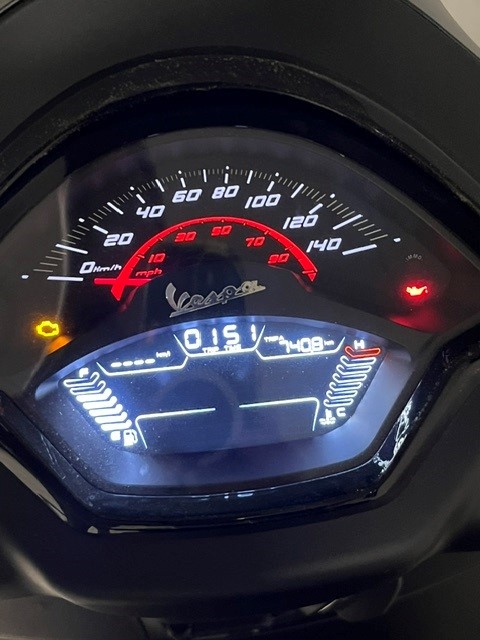 PIAGGIO Vespa GTS 125 Super Tech ABS-image-4