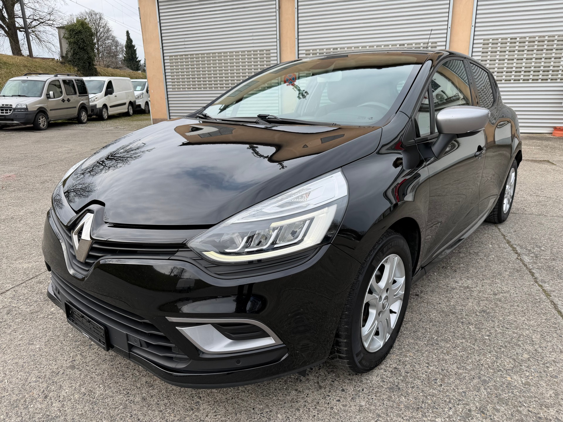 RENAULT Clio 1.2 16V T GT Line
