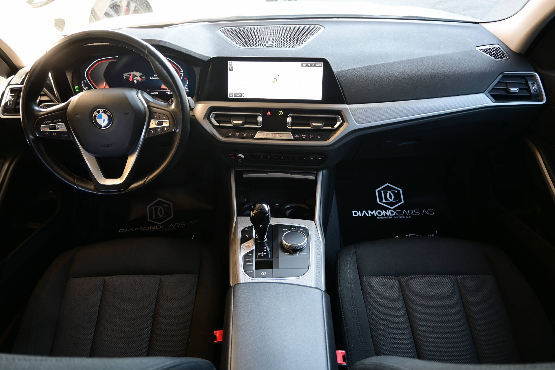 BMW 320d xDrive Touring **HUD*LASER-Light*AHK*8-fach*-image-10