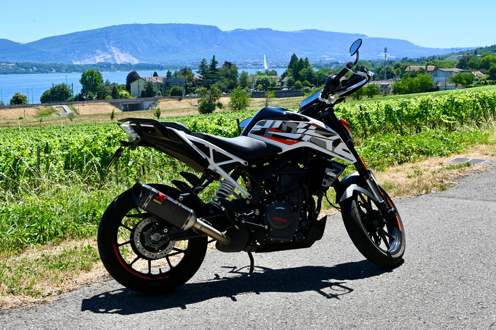 KTM 390 Duke-image-1