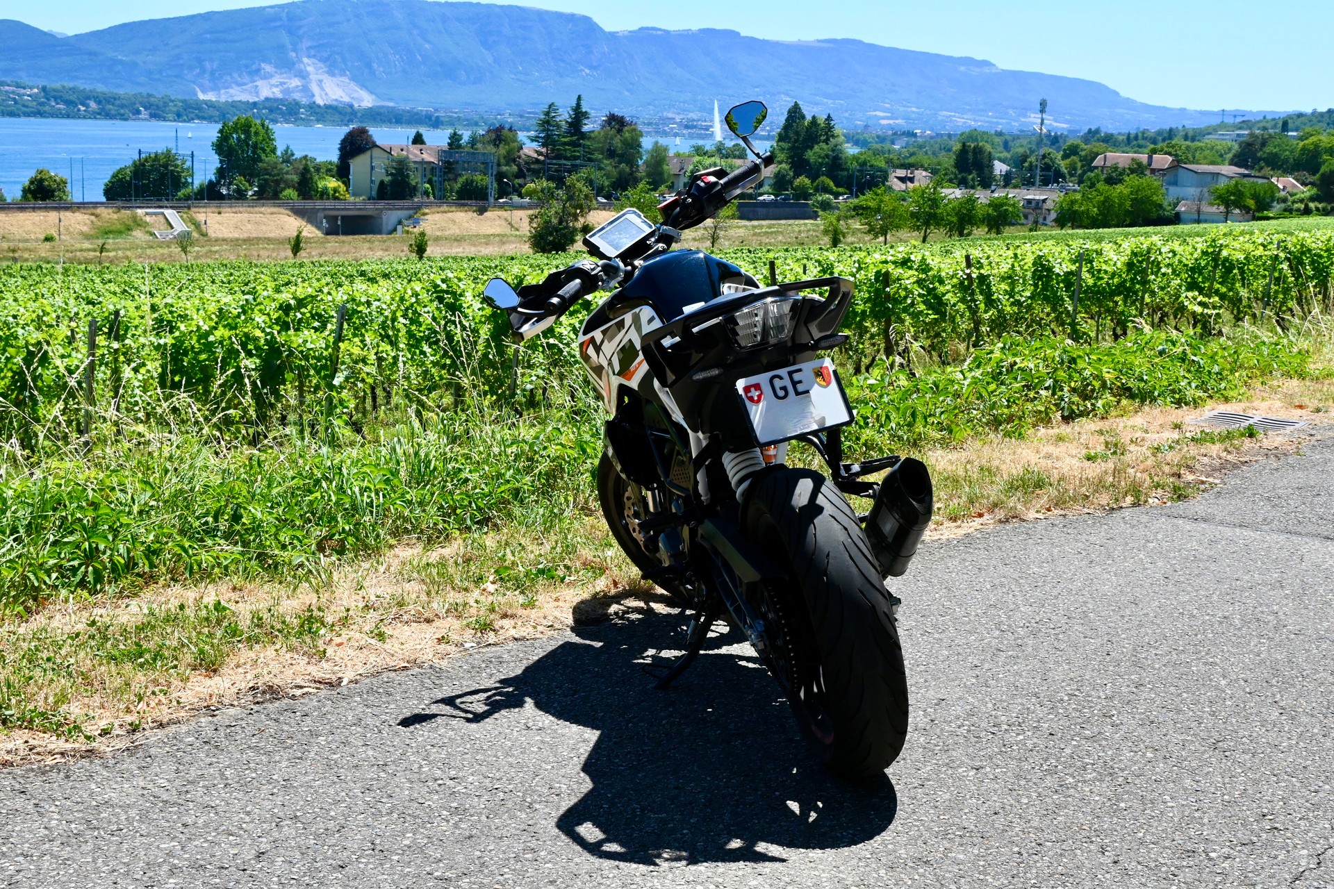 KTM 390 Duke-image-3