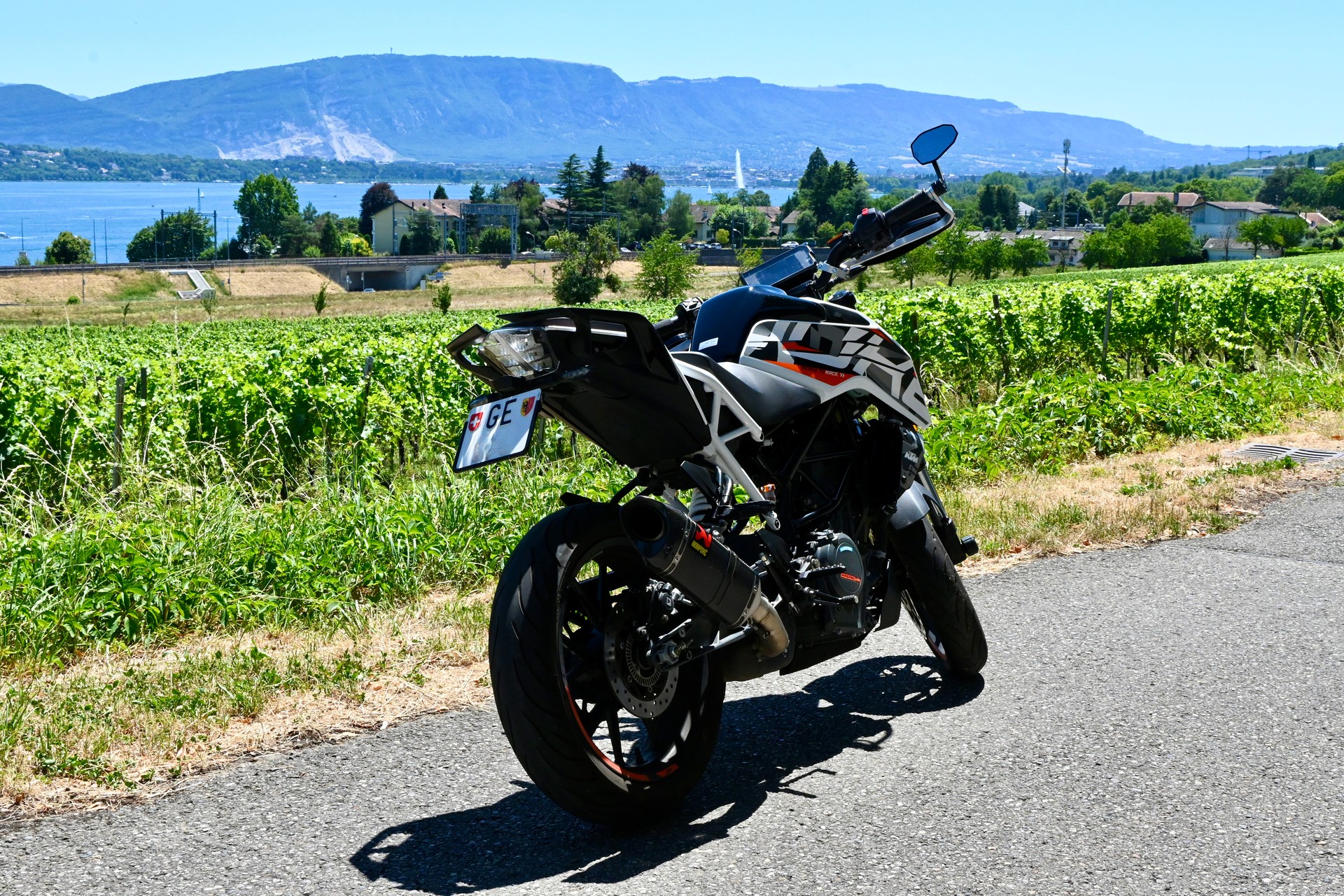 KTM 390 Duke-image-2