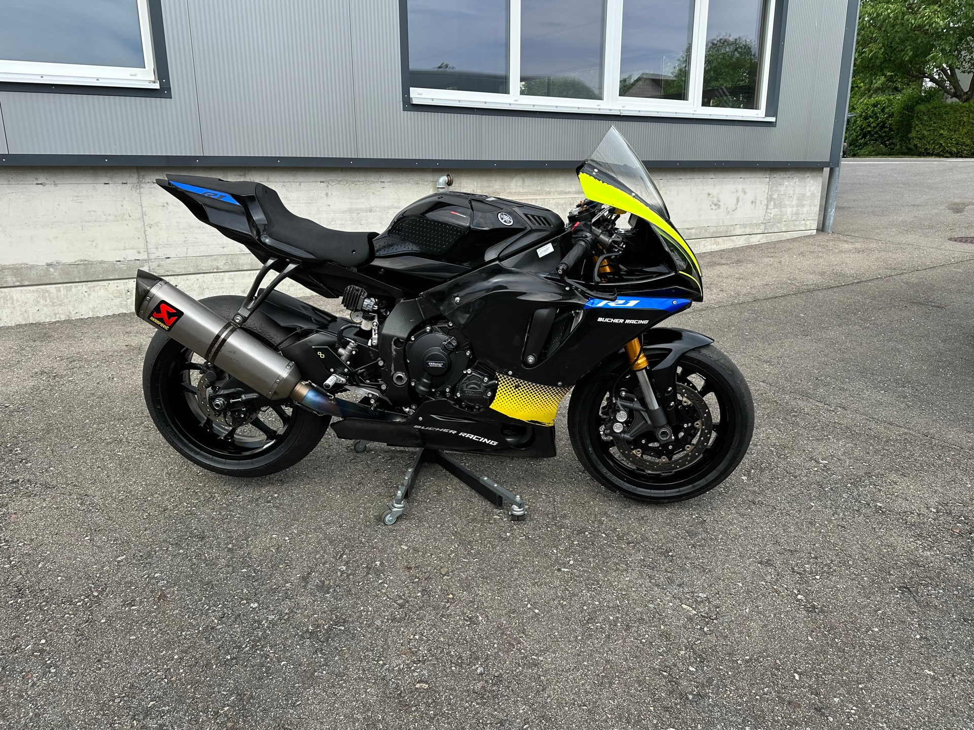 YAMAHA YZF-R1 ABS-image-1