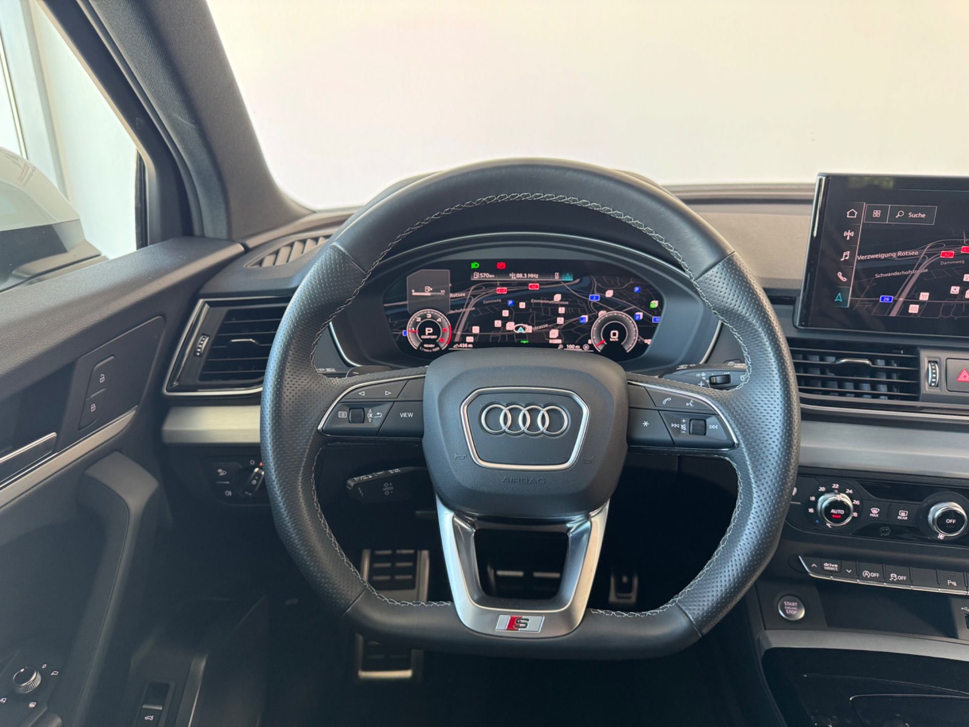 AUDI Q5 40 TDI quattro S-line quattro S-tronic-image-11