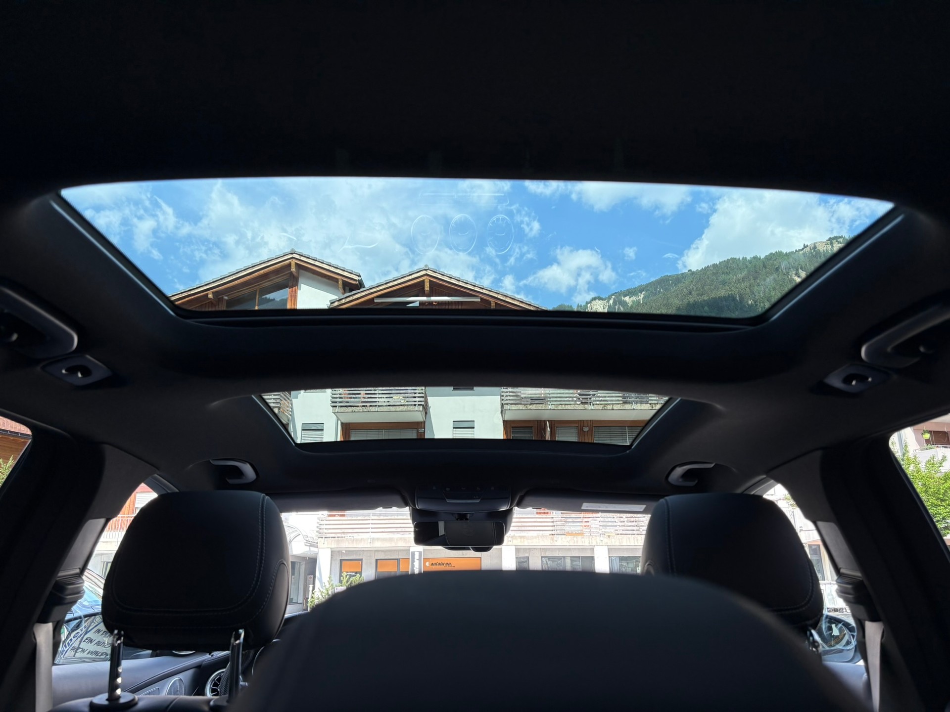 MERCEDES-BENZ GLC 63 S AMG 4Matic-image-17