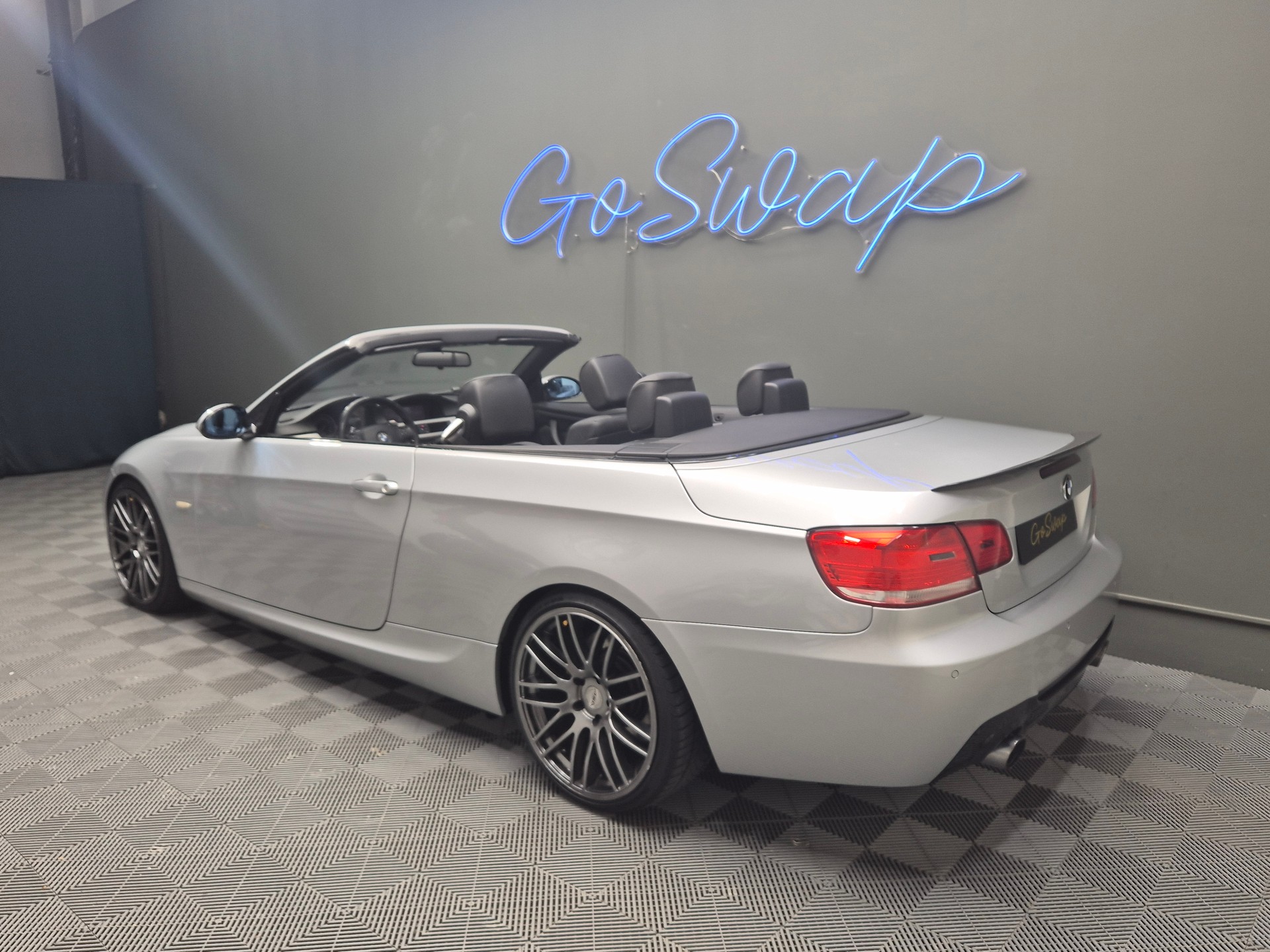 BMW 335i Cabriolet Steptronic-image-6