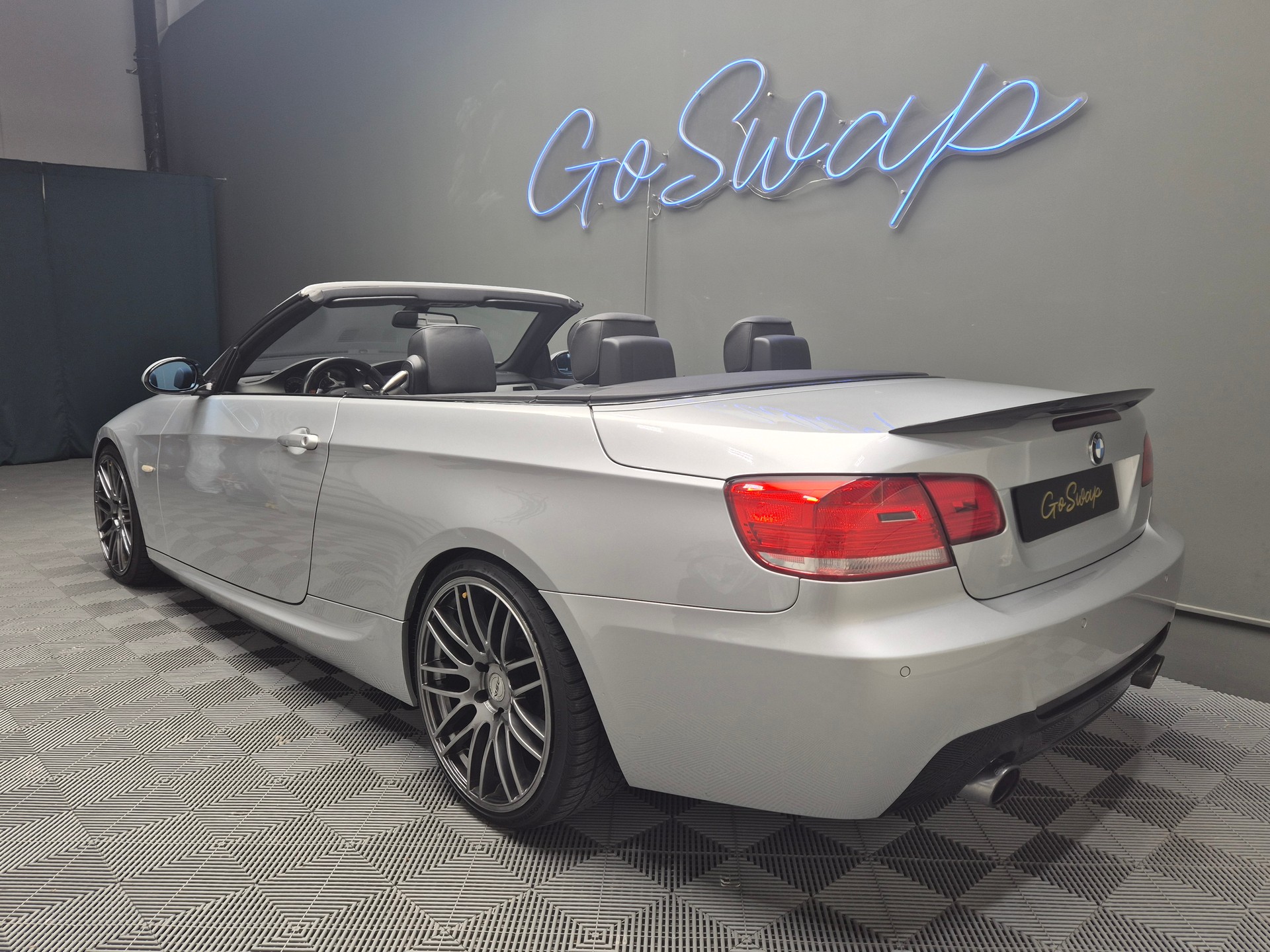 BMW 335i Cabriolet Steptronic-image-7