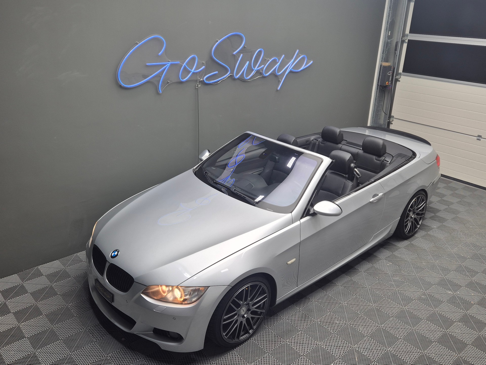 BMW 335i Cabriolet Steptronic-showroom-element-3