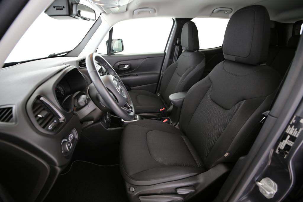 JEEP Renegade 1.3 Night Eagle 4xe-showroom-element-3