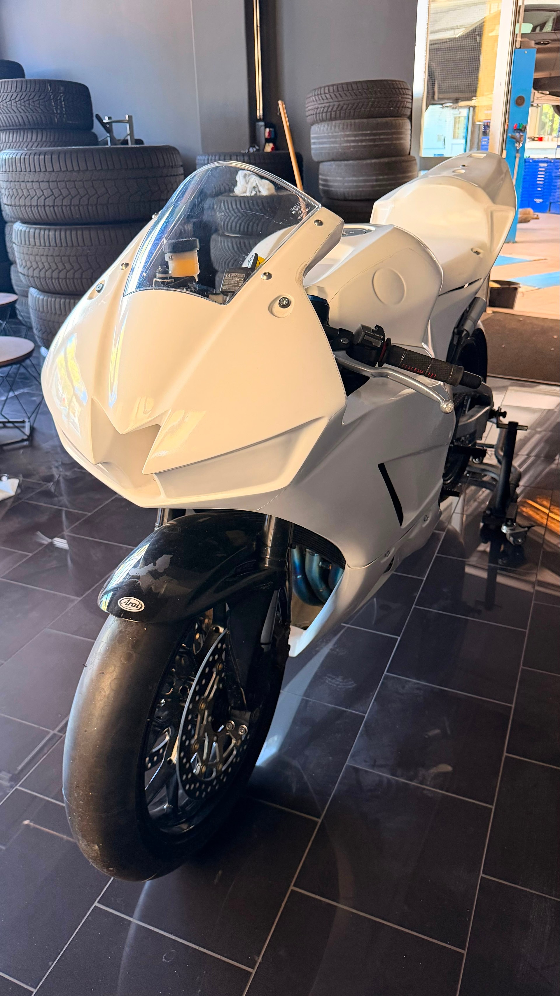 HONDA CBR 600 RA ABS-image-4