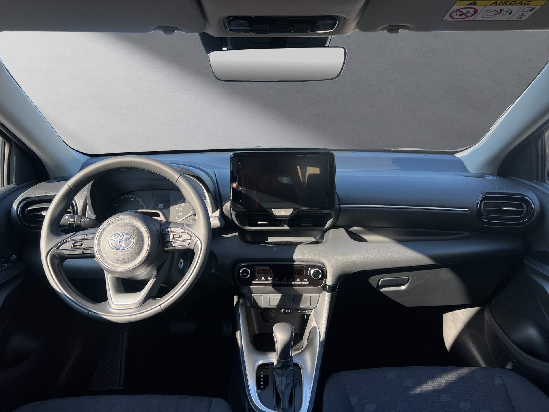 TOYOTA Yaris 1.5 VVT-i HSD Comfort-showroom-element-3