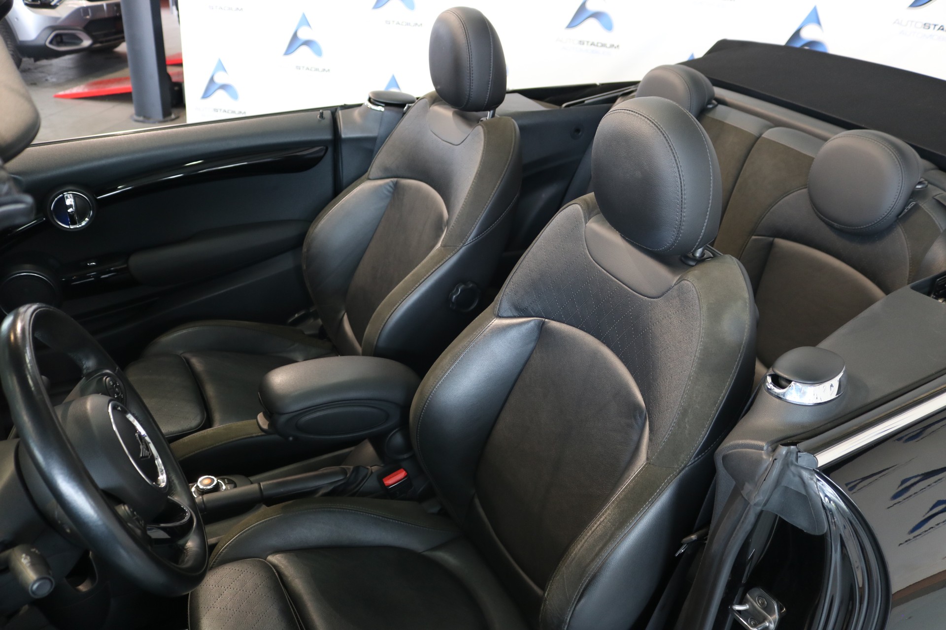 MINI Cooper S Cabriolet DKG-showroom-element-3