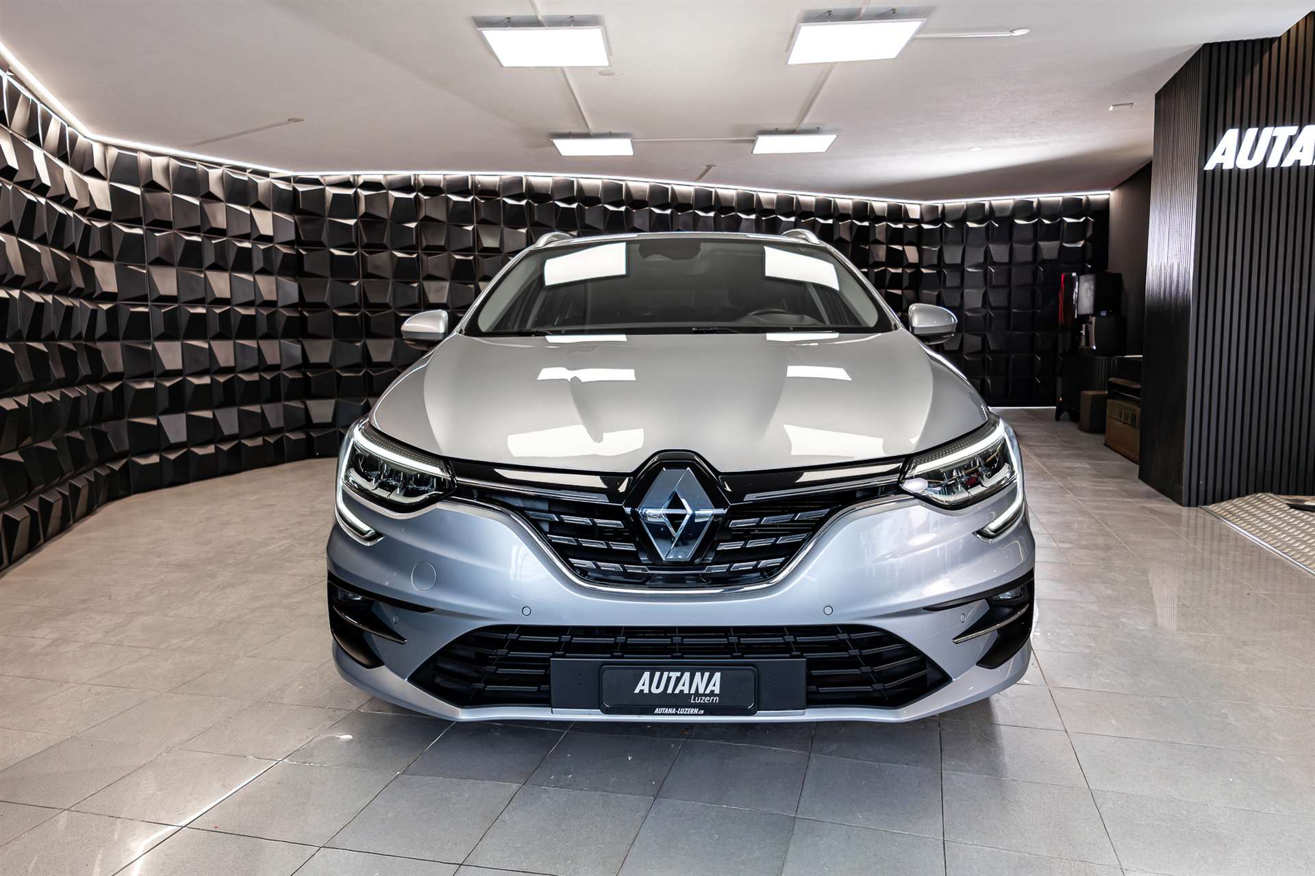 RENAULT Mégane Grandtour 1.3 16V Intens EDC-showroom-element-3