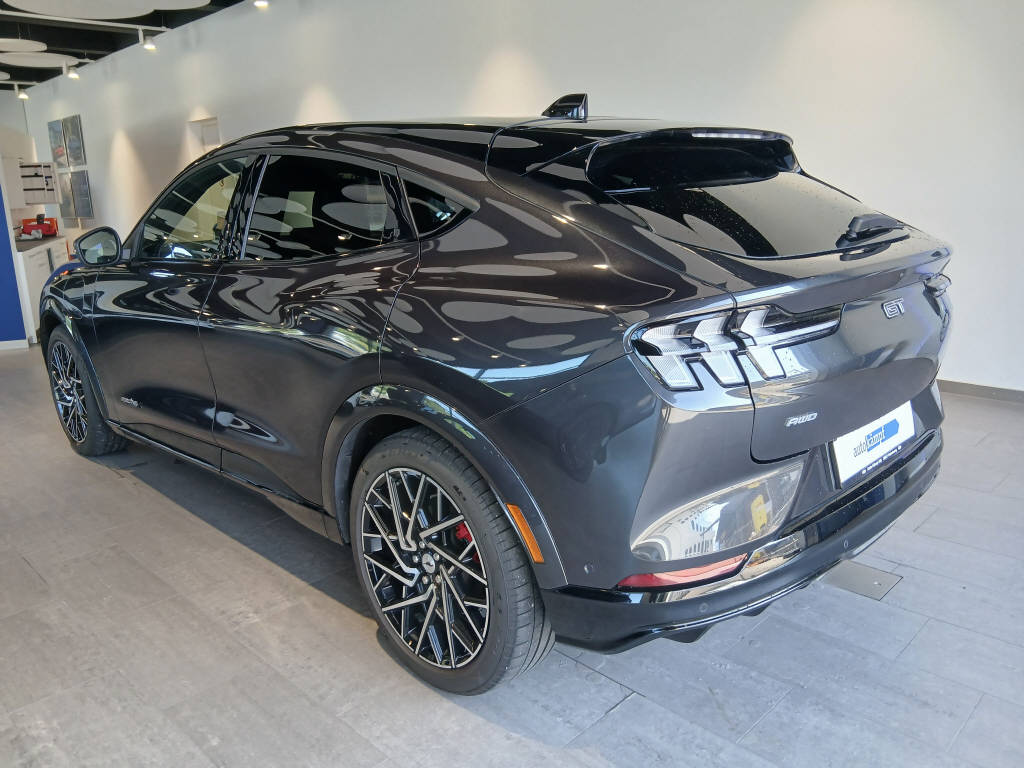 FORD Mustang Mach-E GT AWD-showroom-element-3