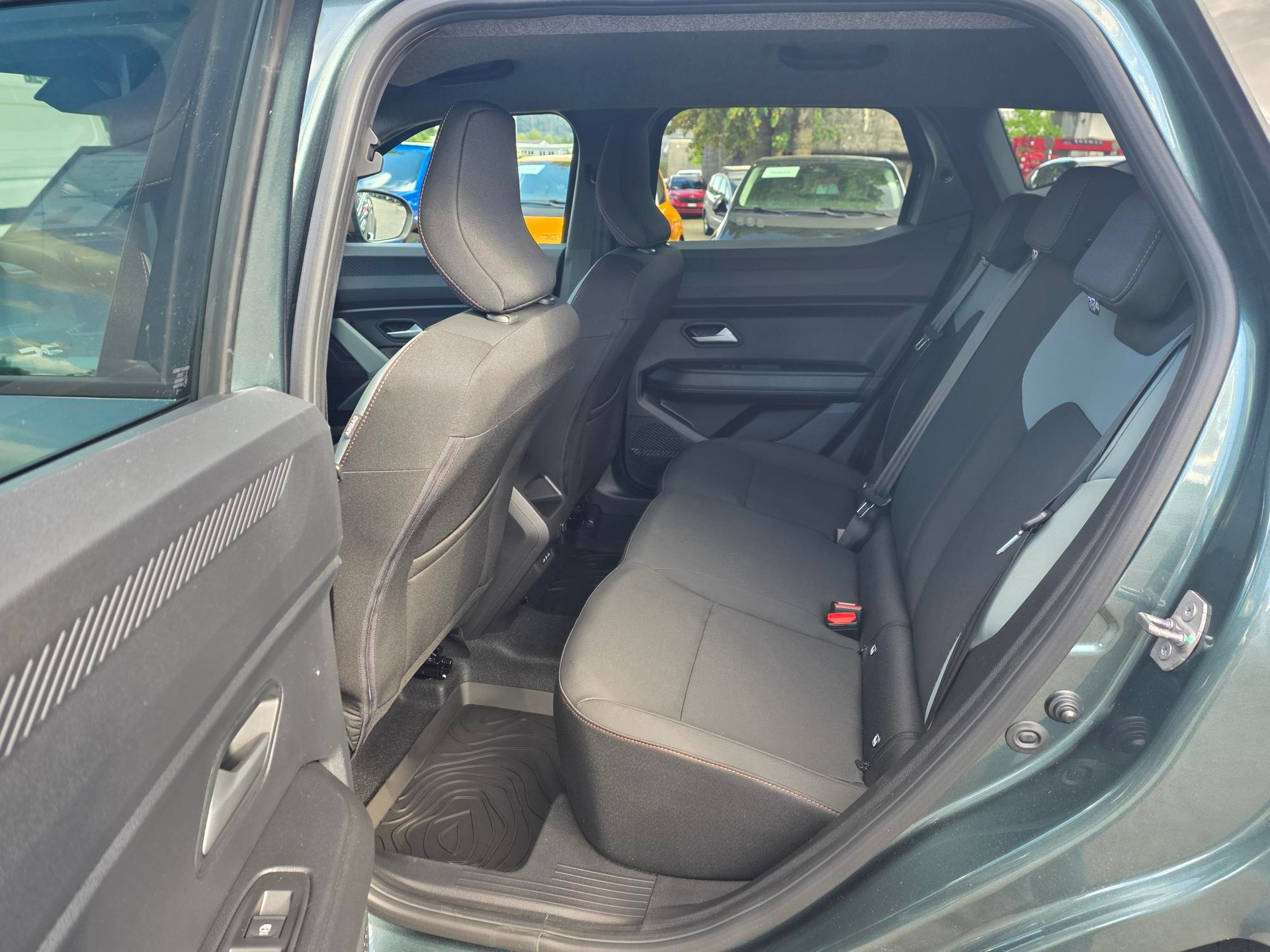 DACIA Duster 1.8 Hybrid Extreme-image-6