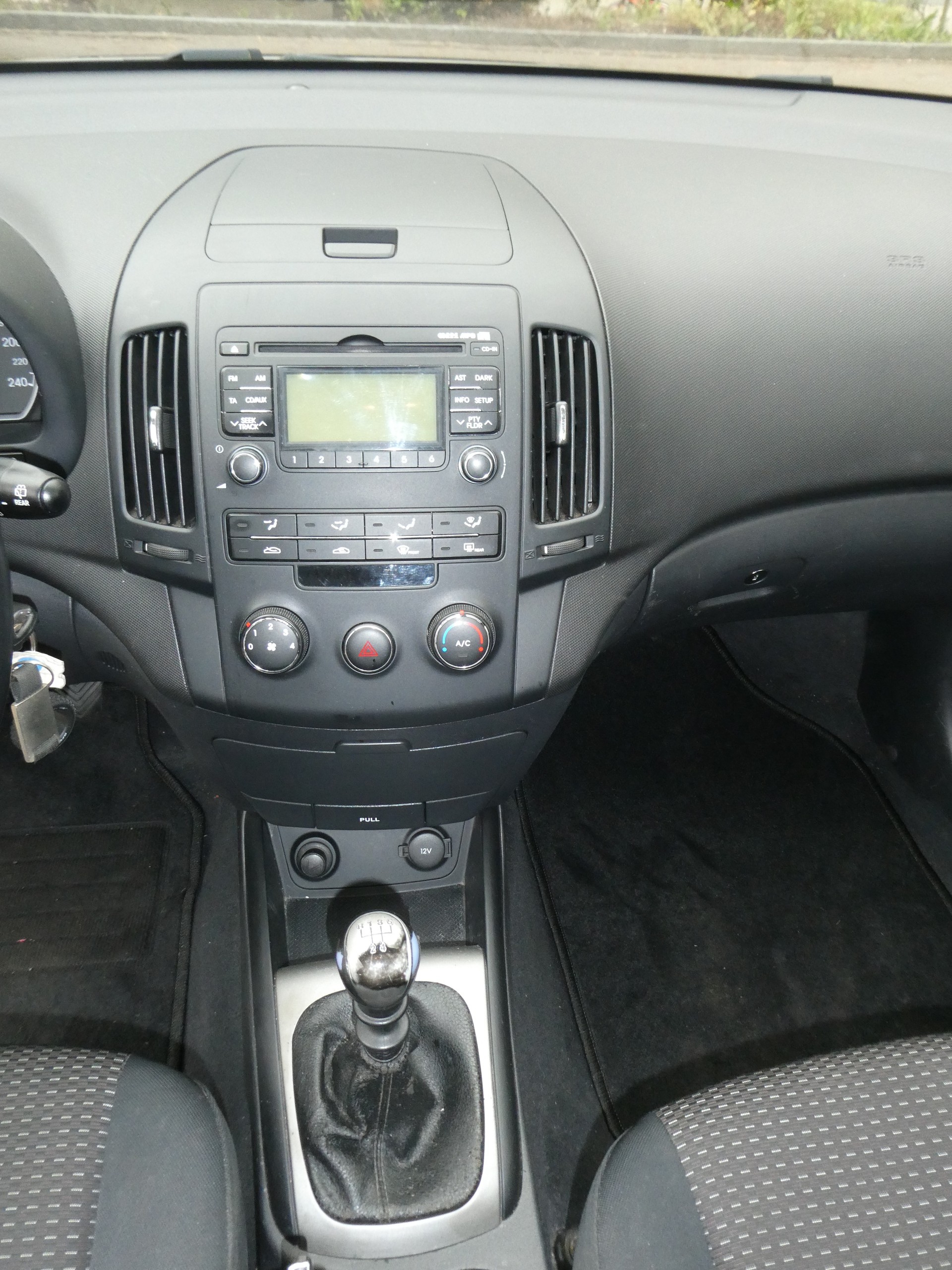 HYUNDAI i30 1.6 Style-image-12