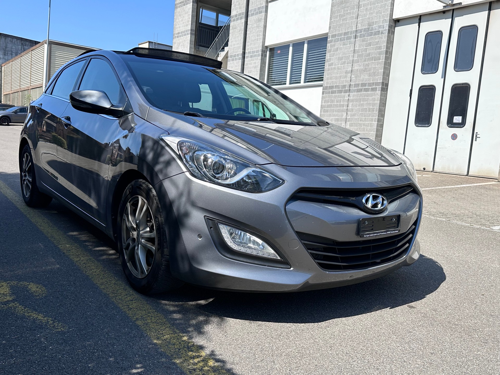 HYUNDAI i30 1.6 CRDi Style Automatic-image-1