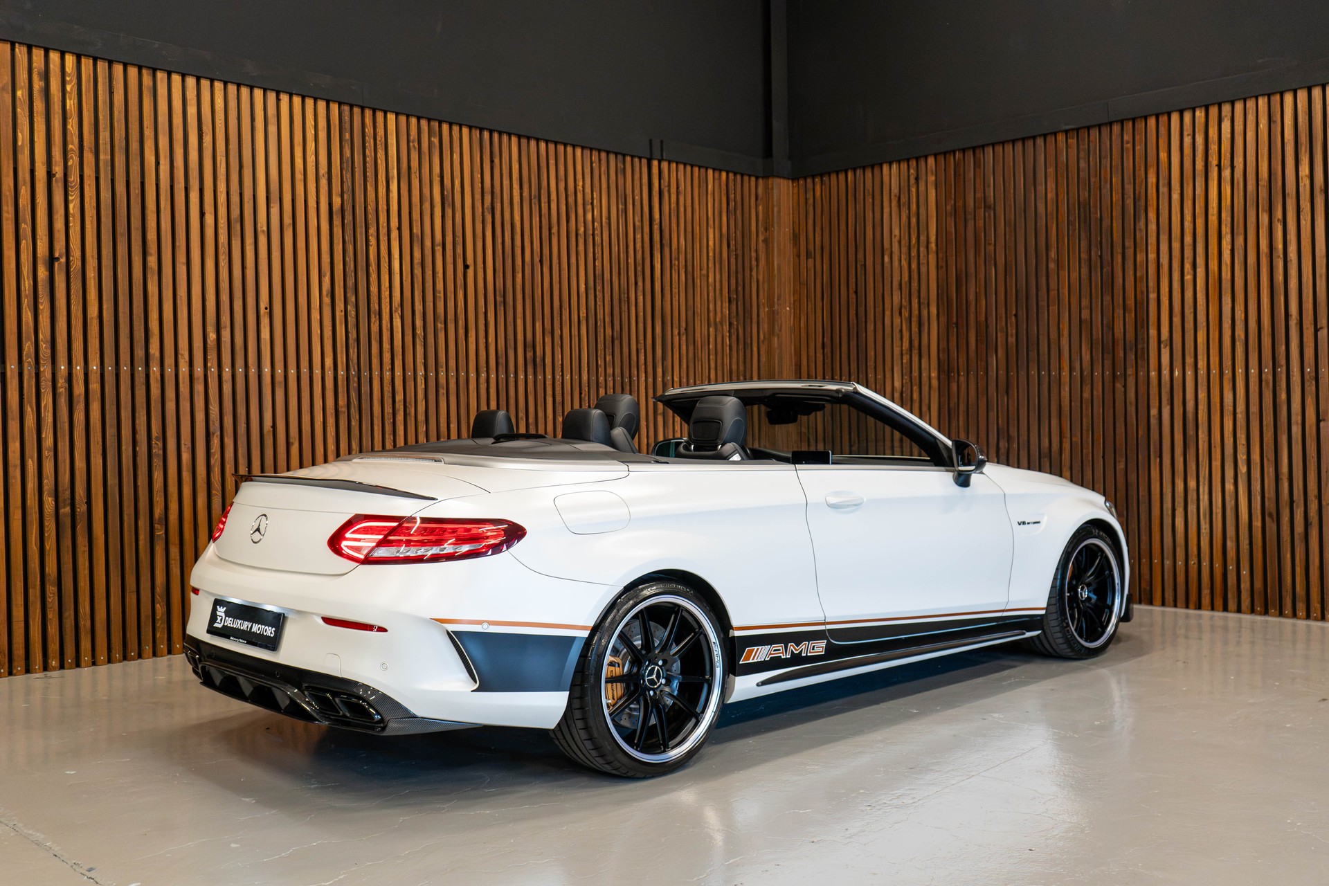 MERCEDES-BENZ C 63 S AMG Cabriolet-showroom-element-1