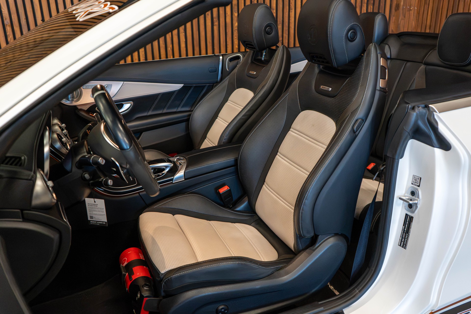 MERCEDES-BENZ C 63 S AMG Cabriolet-image-24