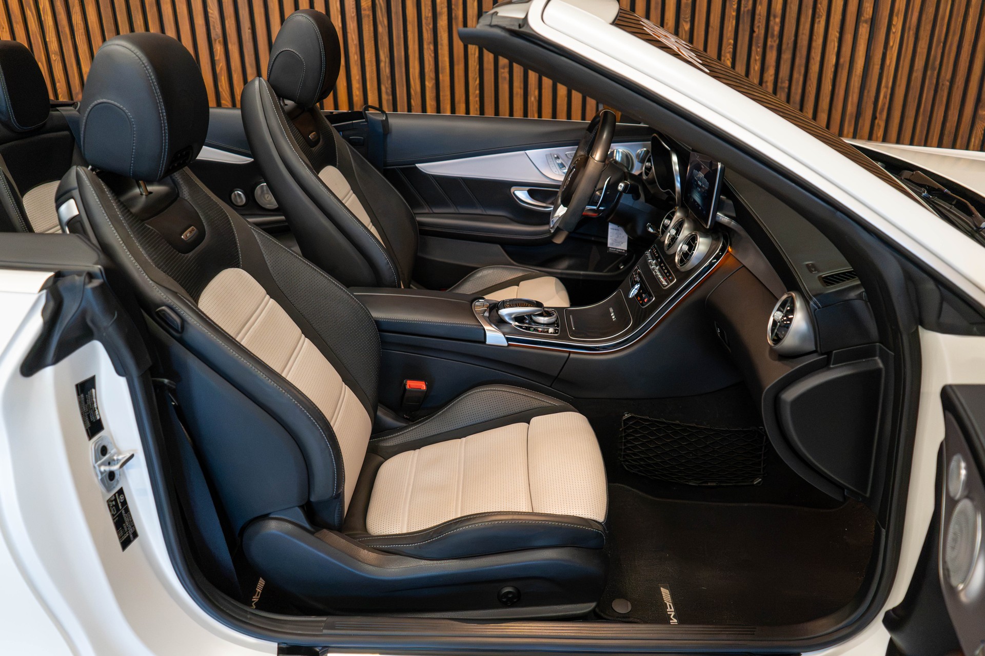 MERCEDES-BENZ C 63 S AMG Cabriolet-image-26