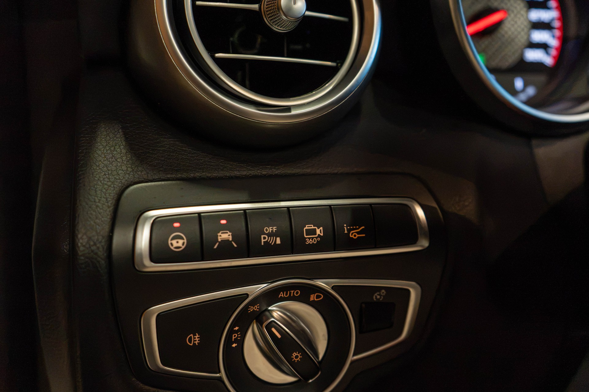 MERCEDES-BENZ C 63 S AMG Cabriolet-image-30